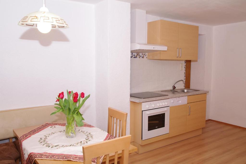 מלון תיירזה Haus Enzian מראה חיצוני תמונה
